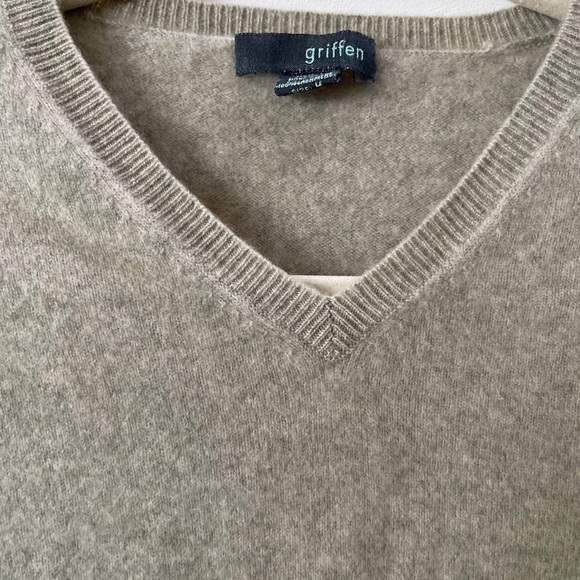 Griffen 100% thick cashmere v-neck Sweater Size M - Picture 6 of 6